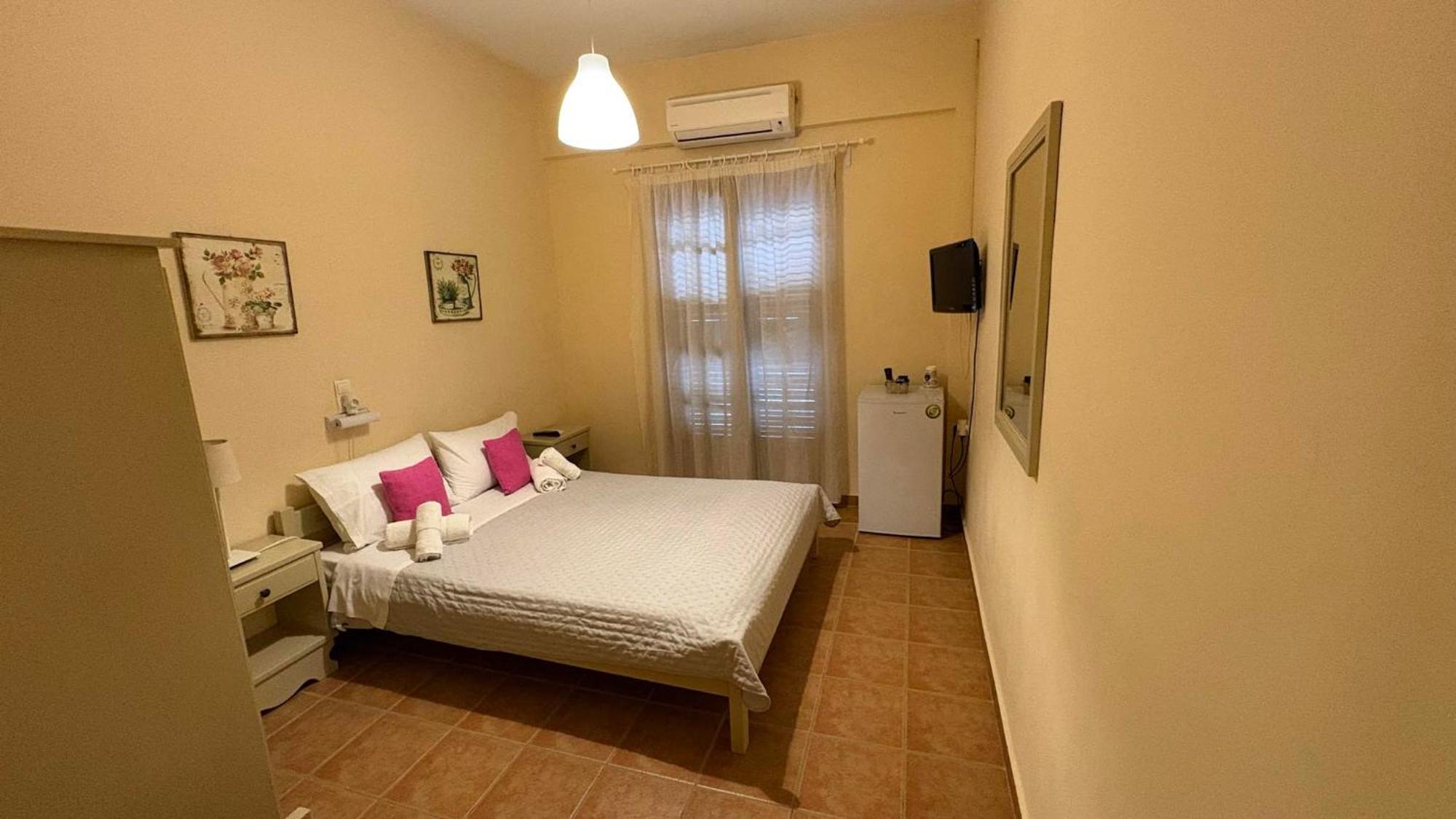 Romanza Rooms Poulithra Luaran gambar